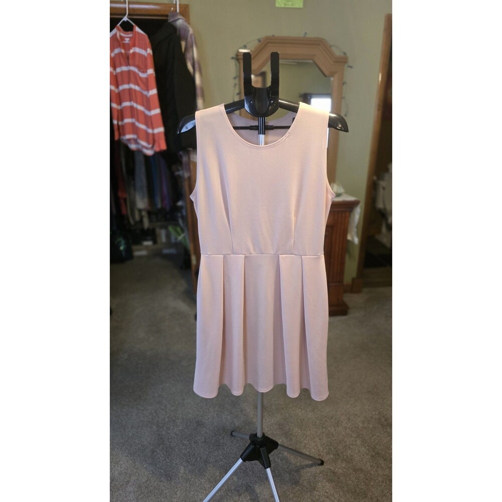 WOMAN'S DRESS SIZE:XL BY:LYSS LOO PALE PINK IN COLOR POCKETS FLOWY HEM*EXCELLENT
